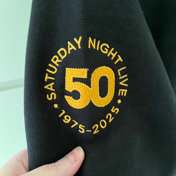 SNL 50 Black Gold Sweatshirt Medium Embroidered Limited Edition 1975 - 2025 - Picture 10 of 10